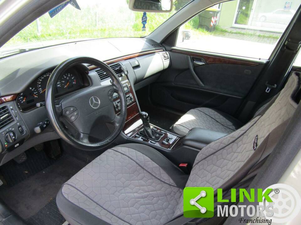 Bild 3/10 von Mercedes-Benz E 270 CDI (2000)