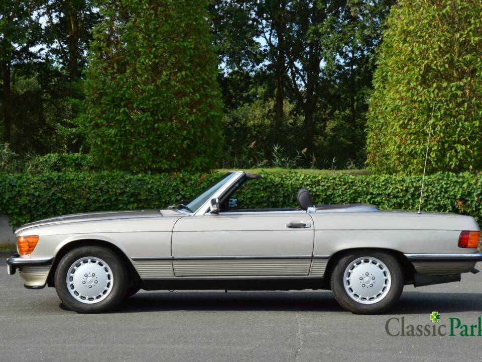 Image 2/47 de Mercedes-Benz 560 SL (1986)