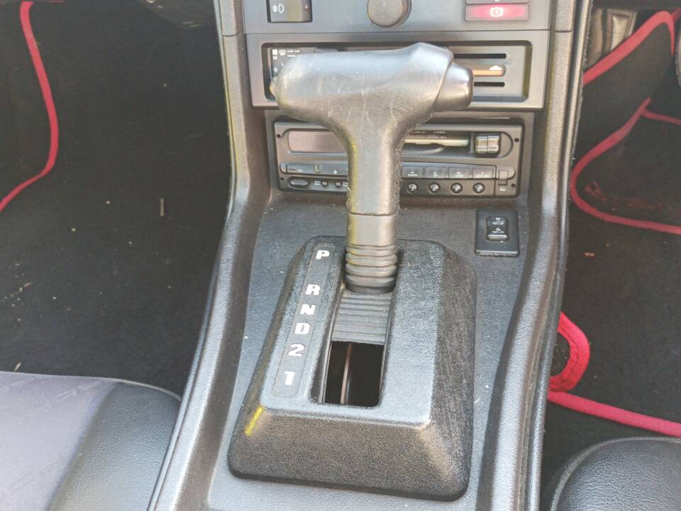 Bild 8/12 von Porsche 924 S (1985)