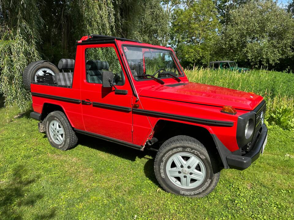 Image 1/25 de Mercedes-Benz 300 GD (SWB) (1987)