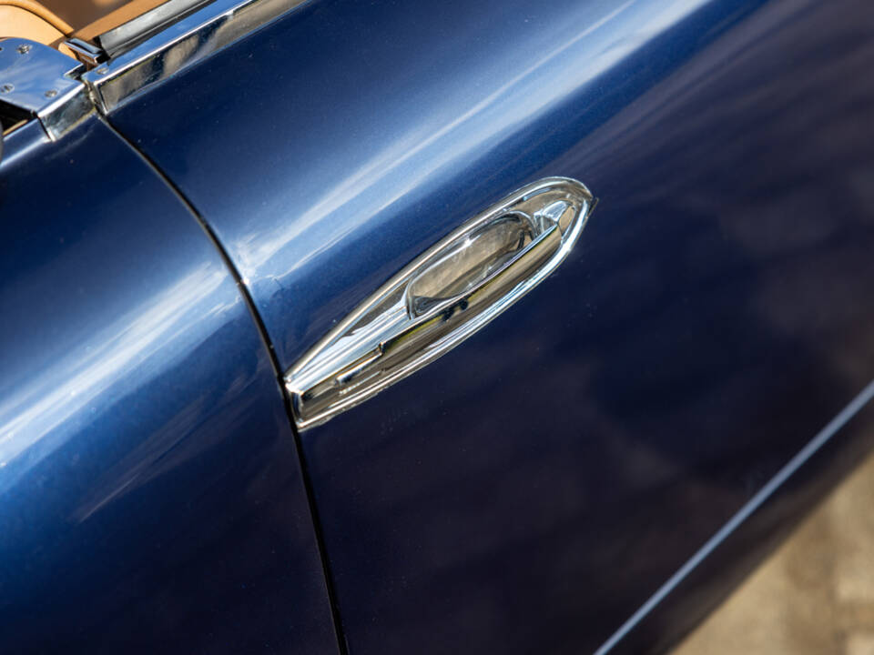 Image 28/50 of Aston Martin DB 2&#x2F;4 Mk I Vantage Convertible (1953)