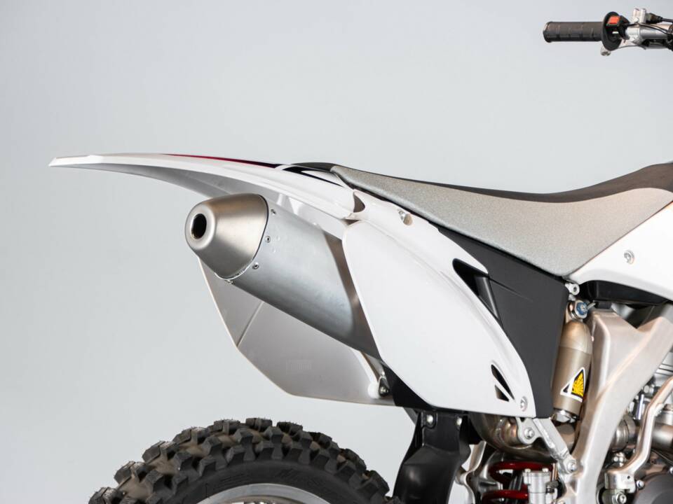 Image 39/50 de Yamaha DUMMY (2008)