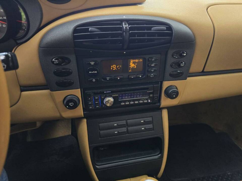 Bild 12/43 von Porsche 911 Carrera (1999)