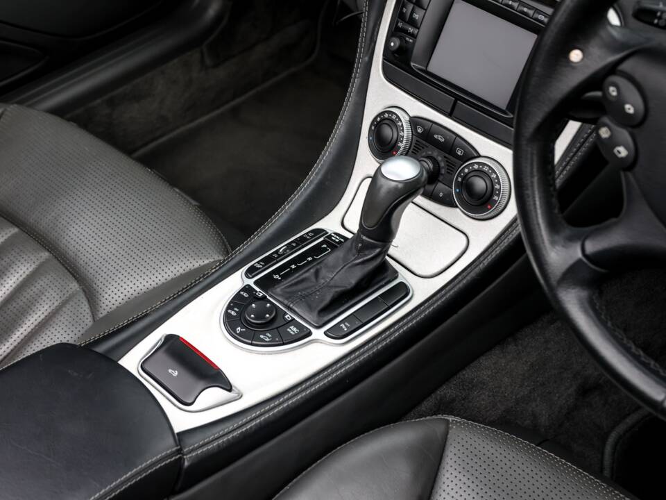 Afbeelding 23/40 van Mercedes-Benz SL 55 AMG (2003)