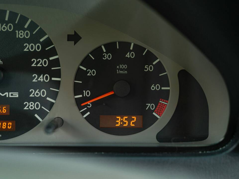 Image 46/50 of Mercedes-Benz C 36 AMG (1995)