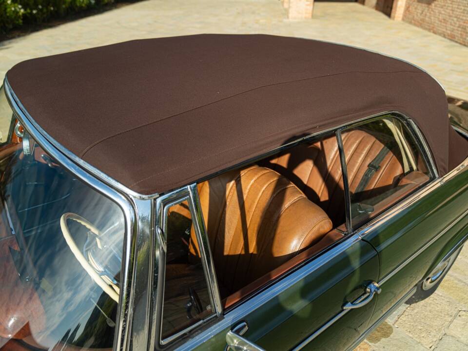 Imagen 39/50 de Mercedes-Benz 220 SE b (1964)