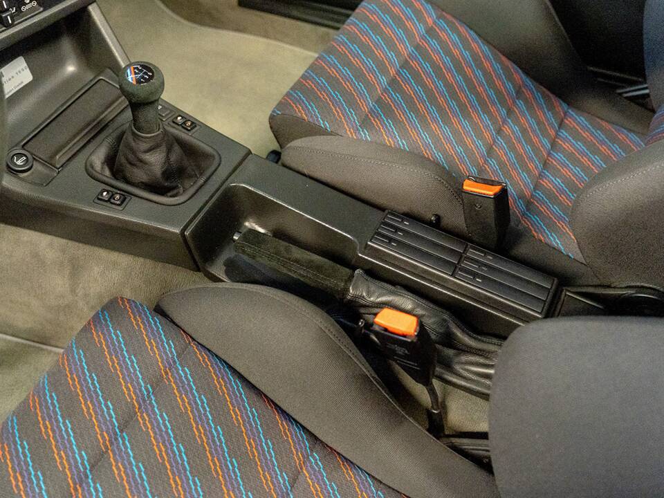 Bild 16/34 von BMW M3 Sport Evo (1990)