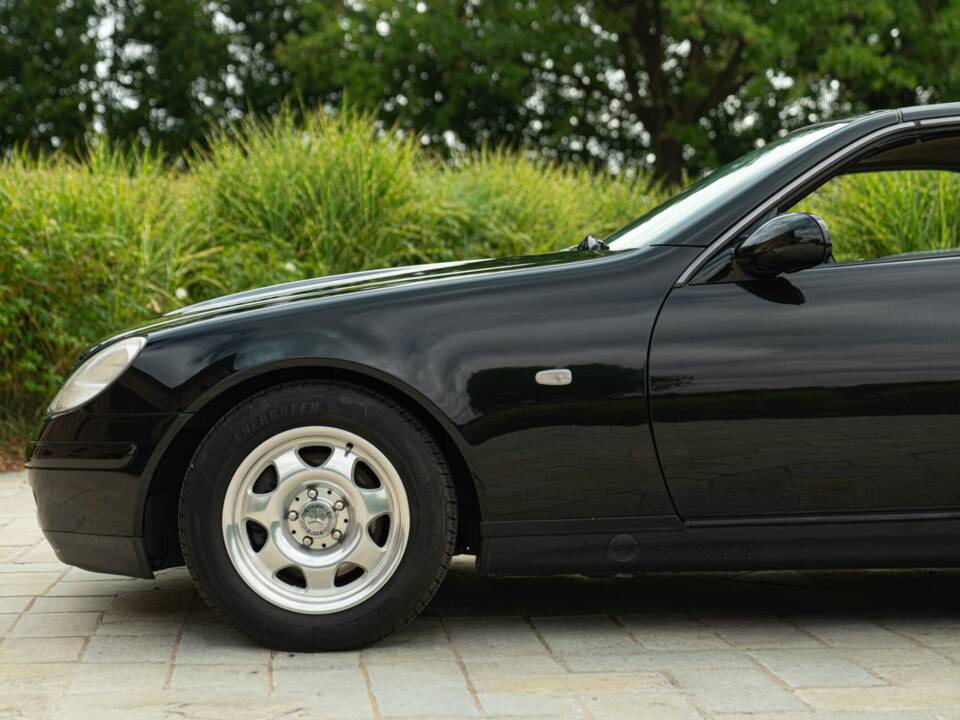 Afbeelding 23/50 van Mercedes-Benz SLK 200 (1998)