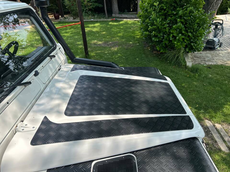 Bild 33/46 von Land Rover Defender 130 Double Cab (1998)