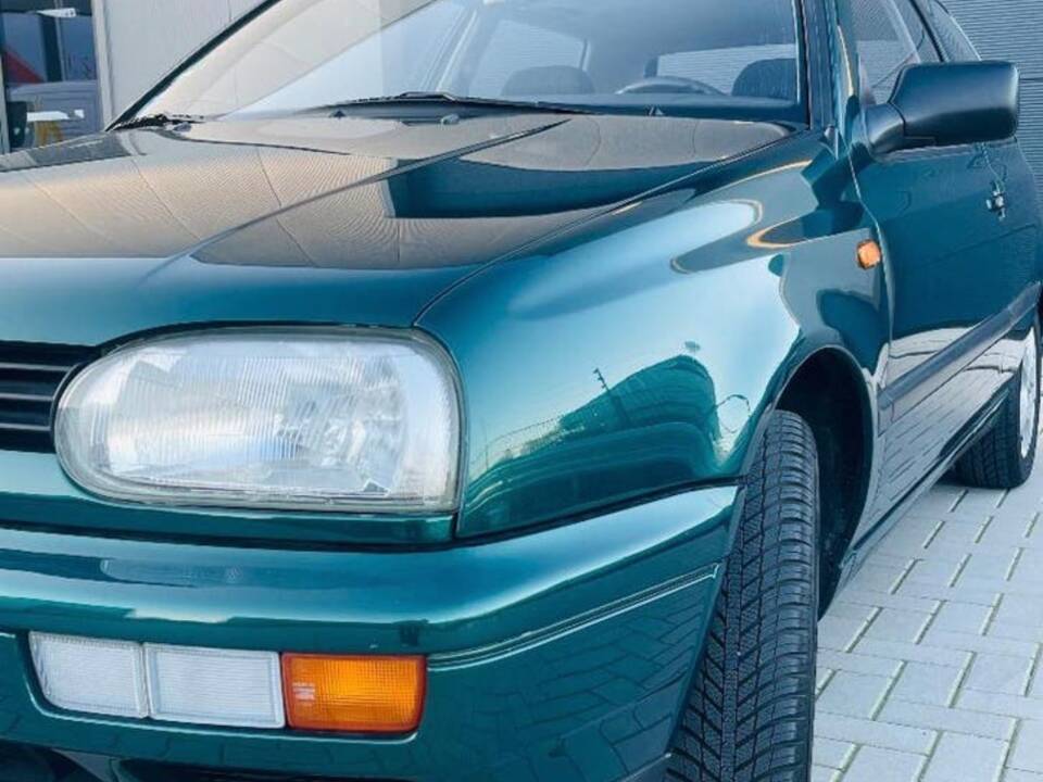 Image 2/16 of Volkswagen Golf III 1.8 (1996)