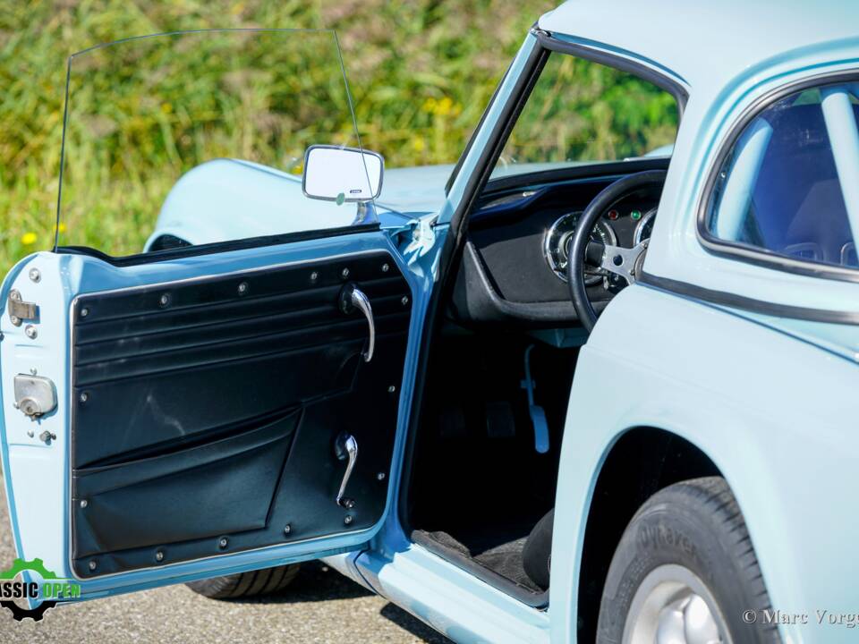 Image 4/43 of Triumph TR 4 (1962)