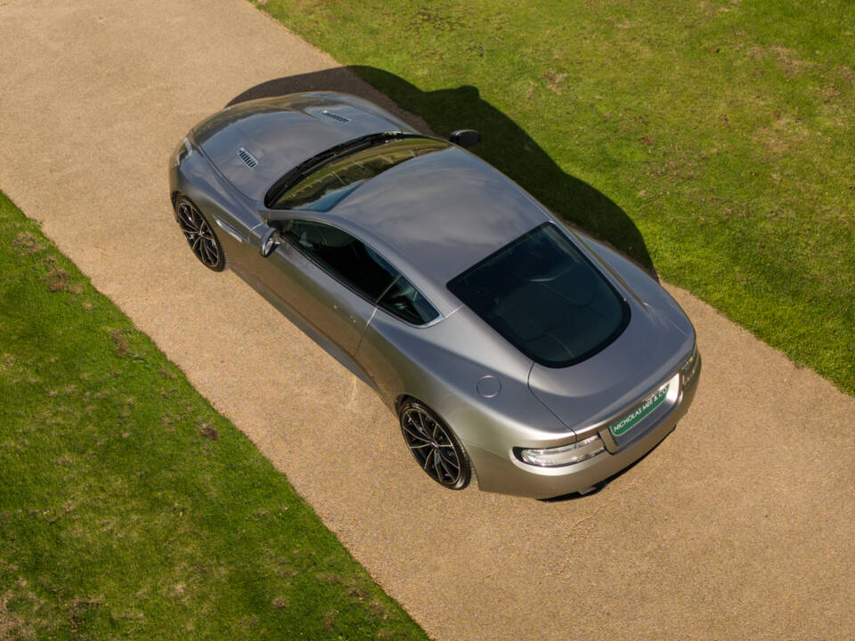 Image 21/78 of Aston Martin DB 9 GT &quot;Bond Edition&quot; (2015)