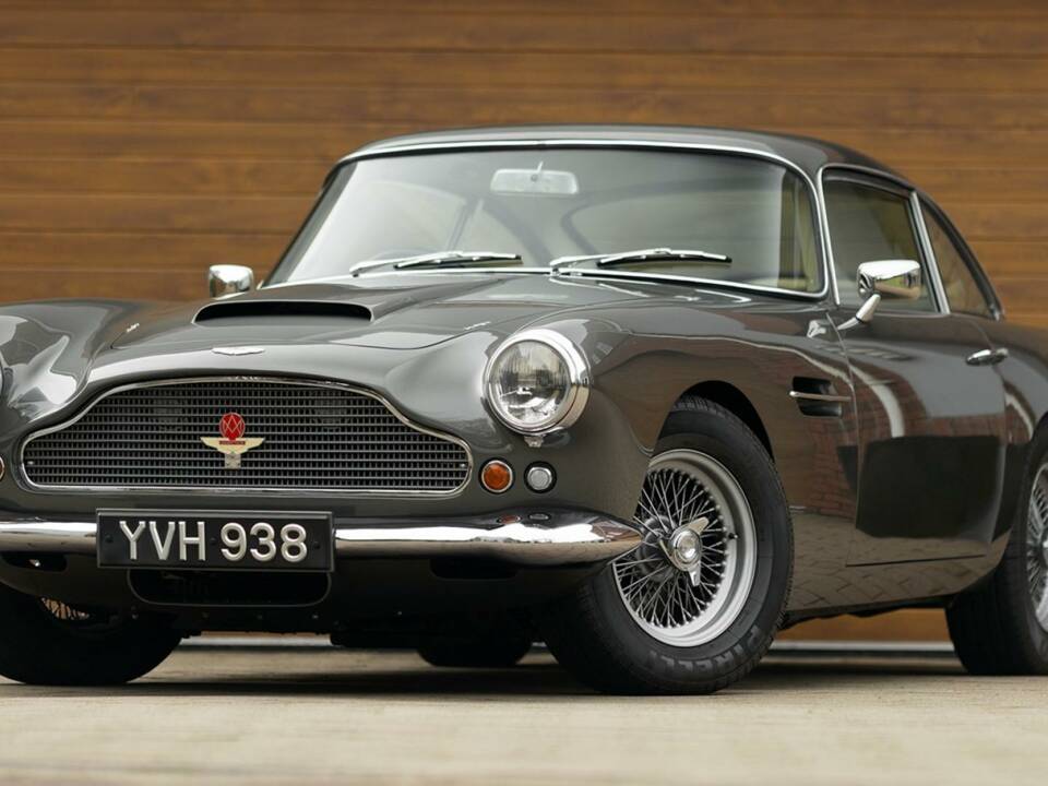 Image 4/50 of Aston Martin DB 4 (1962)