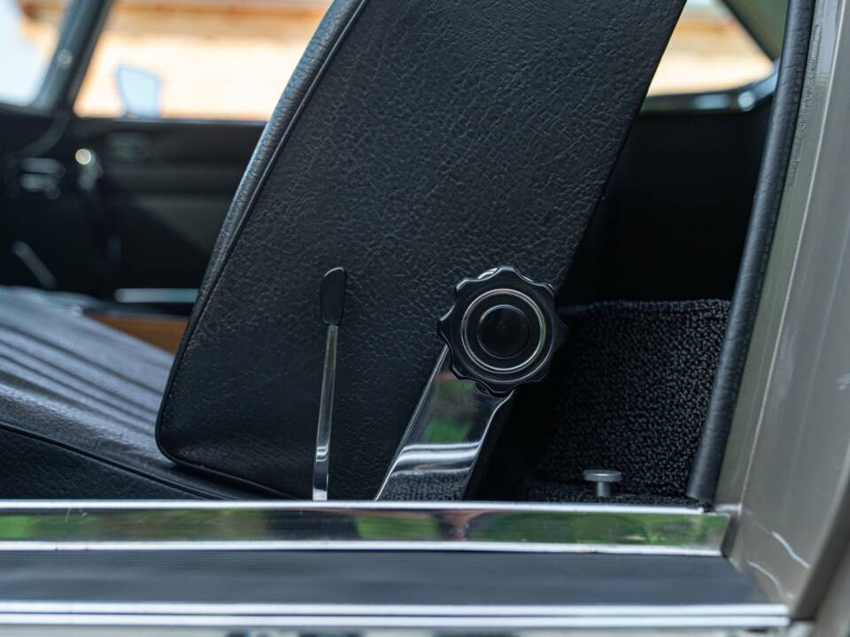 Immagine 48/50 di Mercedes-Benz 280 SL (1969)