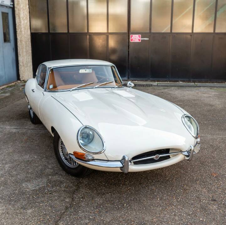 Imagen 3/50 de Jaguar E-Type 4.2 (1965)