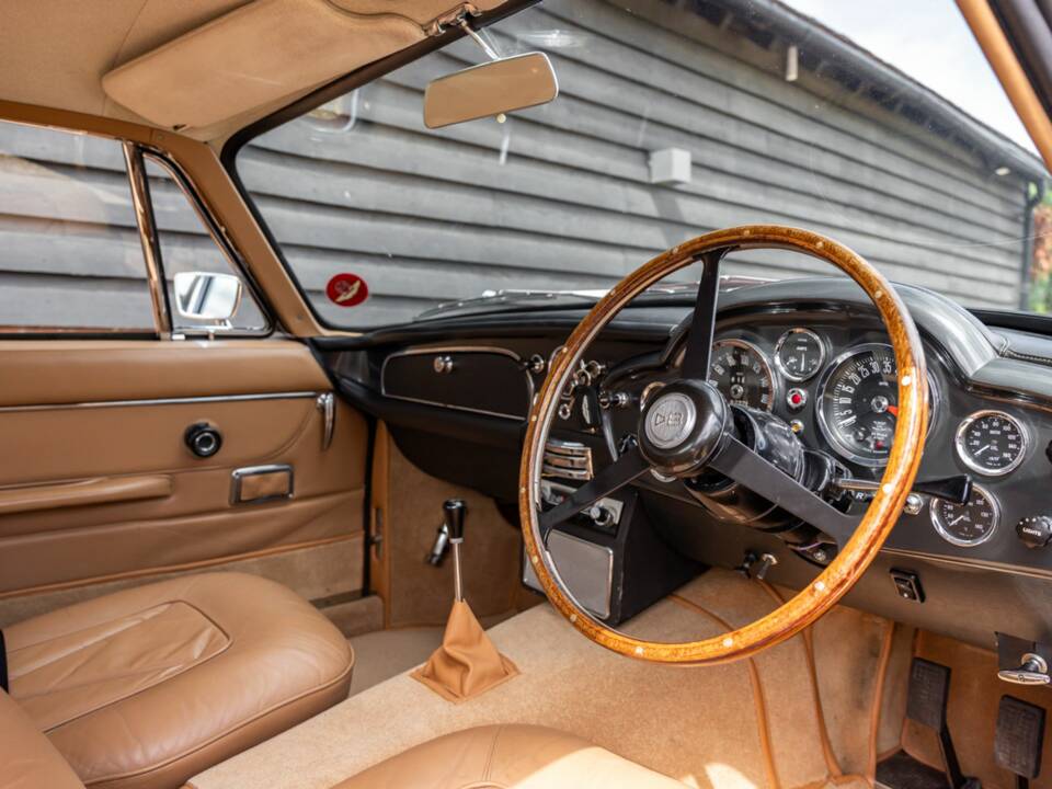 Bild 4/50 von Aston Martin DB 6 Vantage (1969)