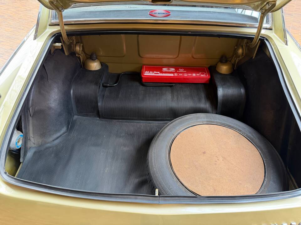 Bild 25/36 von Peugeot 404 Coupé (1966)