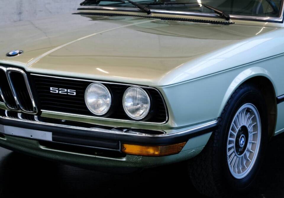 Bild 22/25 von BMW 525 (1977)