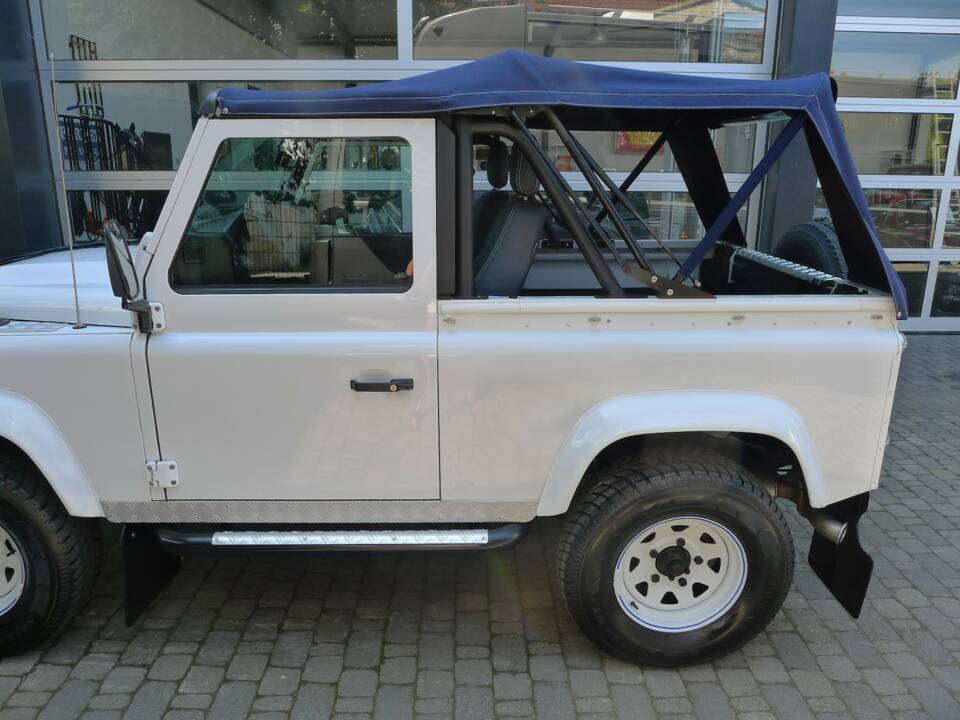 Image 6/15 of Land Rover Defender 90 (2014)