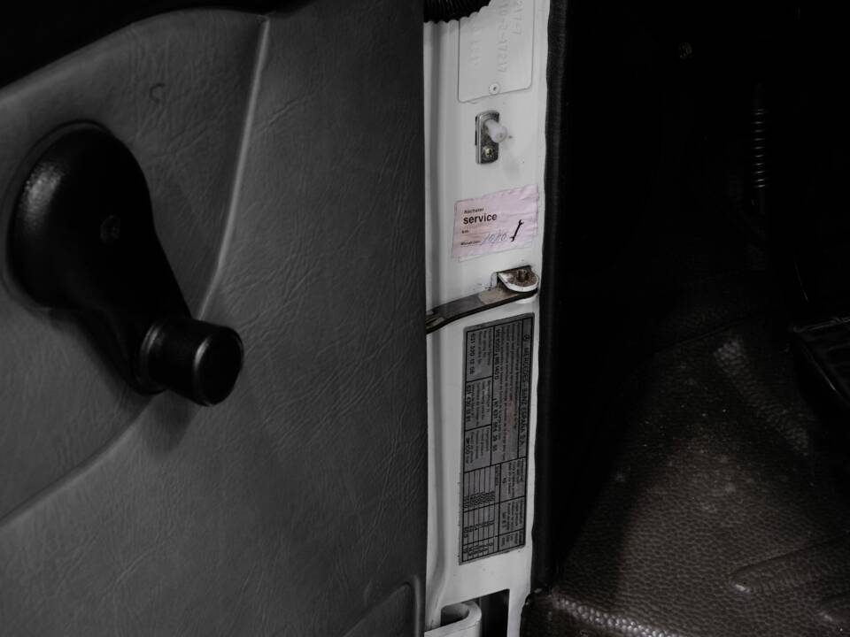 Immagine 43/43 di Mercedes-Benz MB 100 D lang (1993)