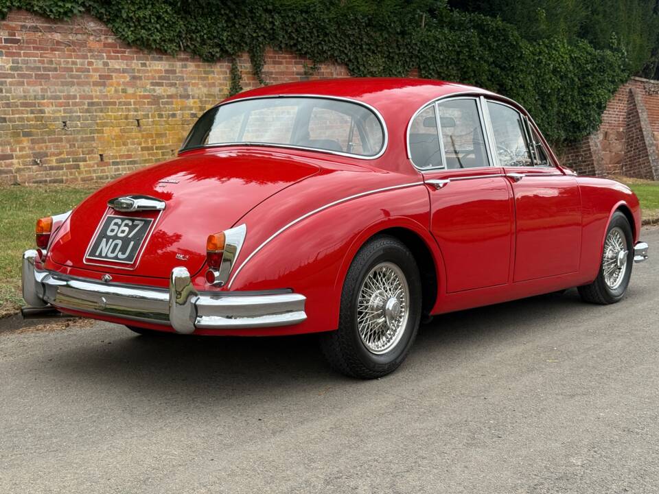 Image 6/36 of Jaguar Mk II 3.8 (1964)