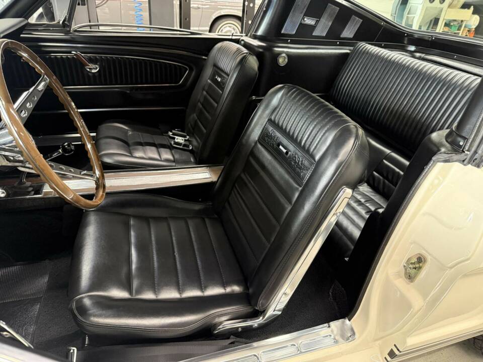 Bild 37/50 von Ford Mustang GT (1966)