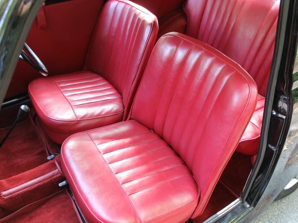 Image 13/16 of Austin A 30 Seven (1954)