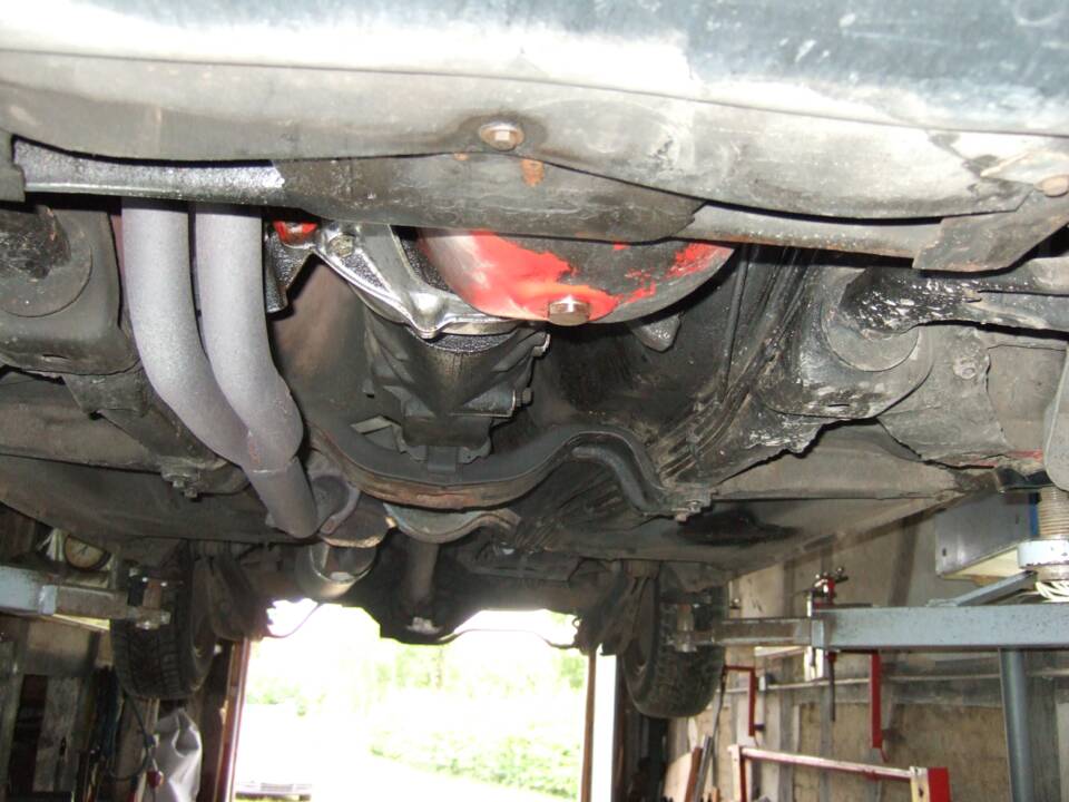Image 16/30 of Volvo 240 Kombi (1988)