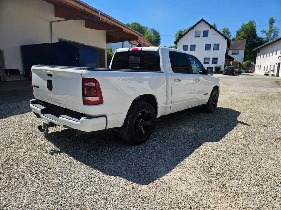 Image 17/62 of Dodge Ram 1500 (2020)