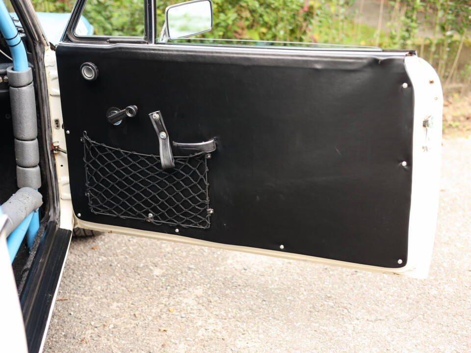Image 22/80 de BMW 2002 (1975)