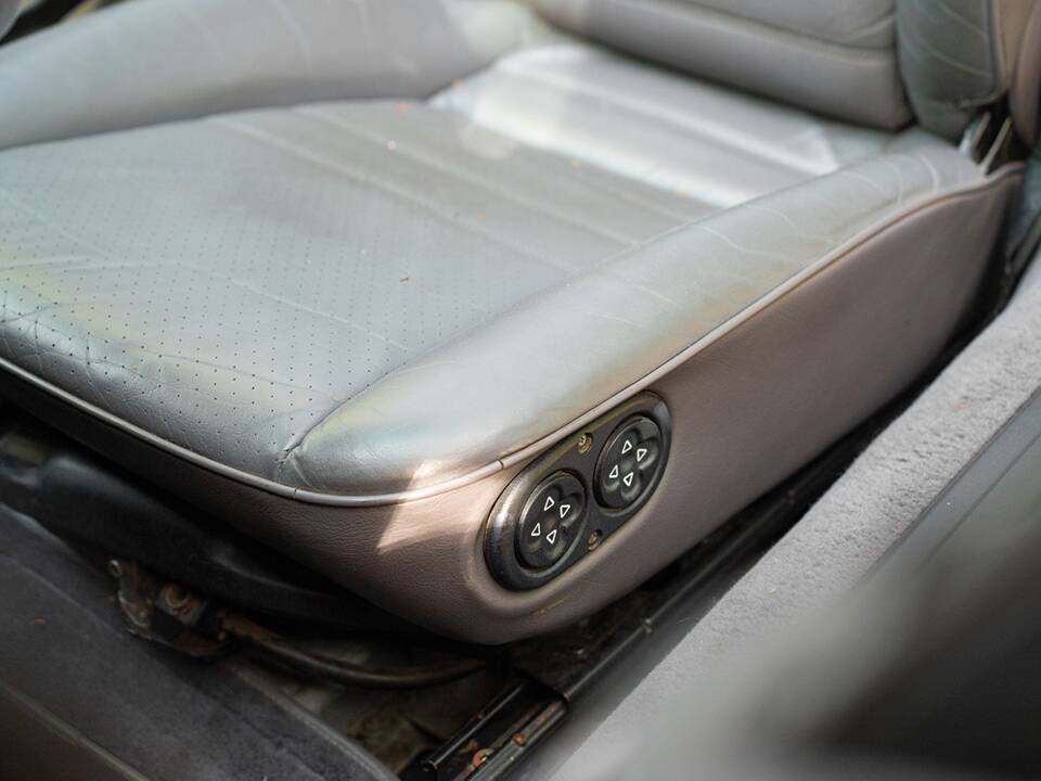 Immagine 32/47 di Porsche 911 Carrera (1994)