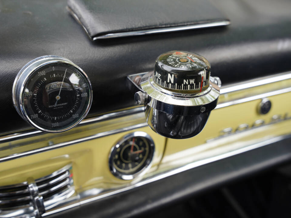 Imagen 48/50 de Mercedes-Benz 300 SL Roadster (1961)