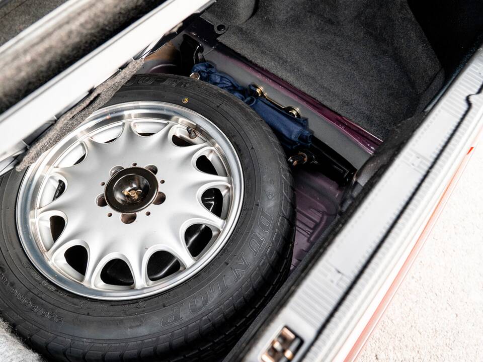 Image 43/47 of Mercedes-Benz SL 280 (1996)