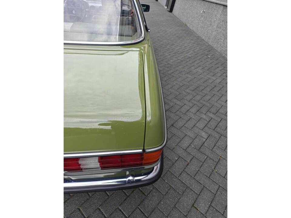 Immagine 20/50 di Mercedes-Benz 230 CE (1982)