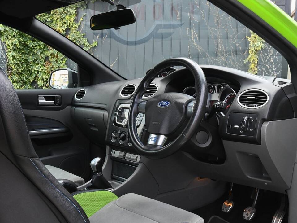 Image 17/38 of Ford Focus RS (2009)