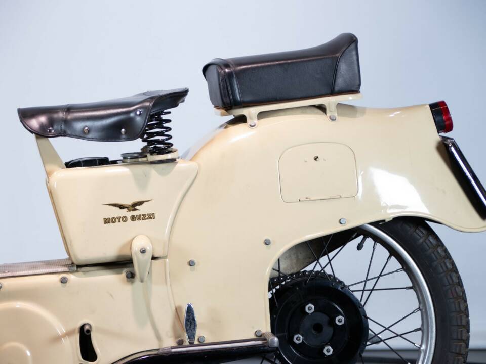 Image 38/50 of Moto Guzzi DUMMY (1951)