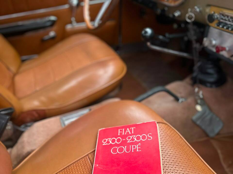 Bild 10/17 von FIAT 2300 S Coupé (1966)