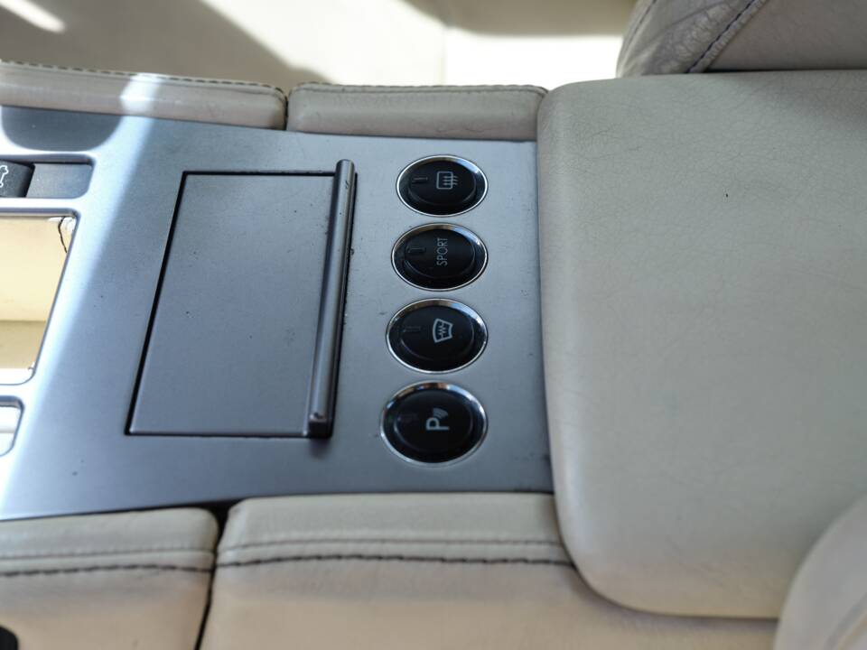 Bild 21/31 von Aston Martin DB 9 Volante (2006)