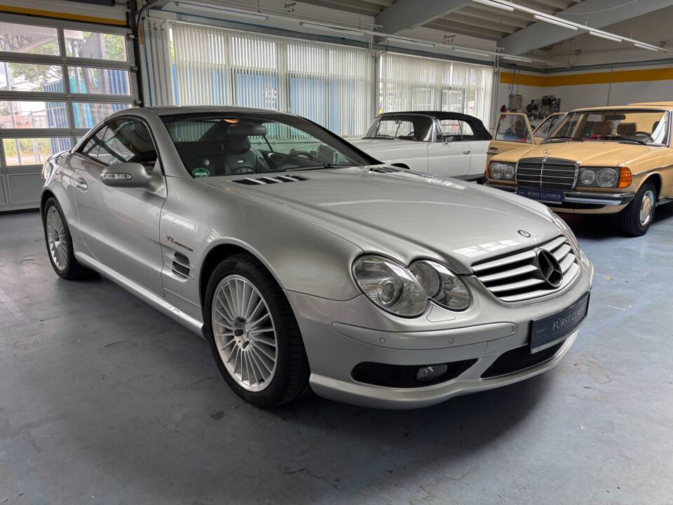 Image 18/29 of Mercedes-Benz SL 55 AMG (2002)