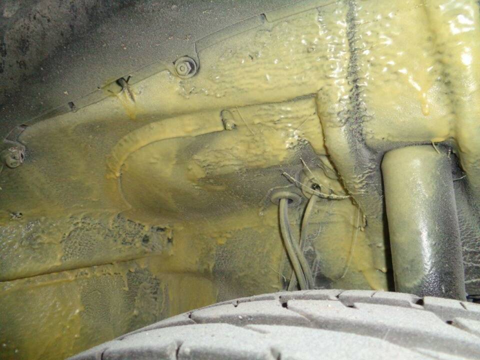 Image 51/52 de Mercedes-Benz 500 SL (1985)