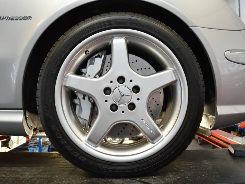 Imagen 83/100 de Mercedes-Benz E 55 AMG (2003)