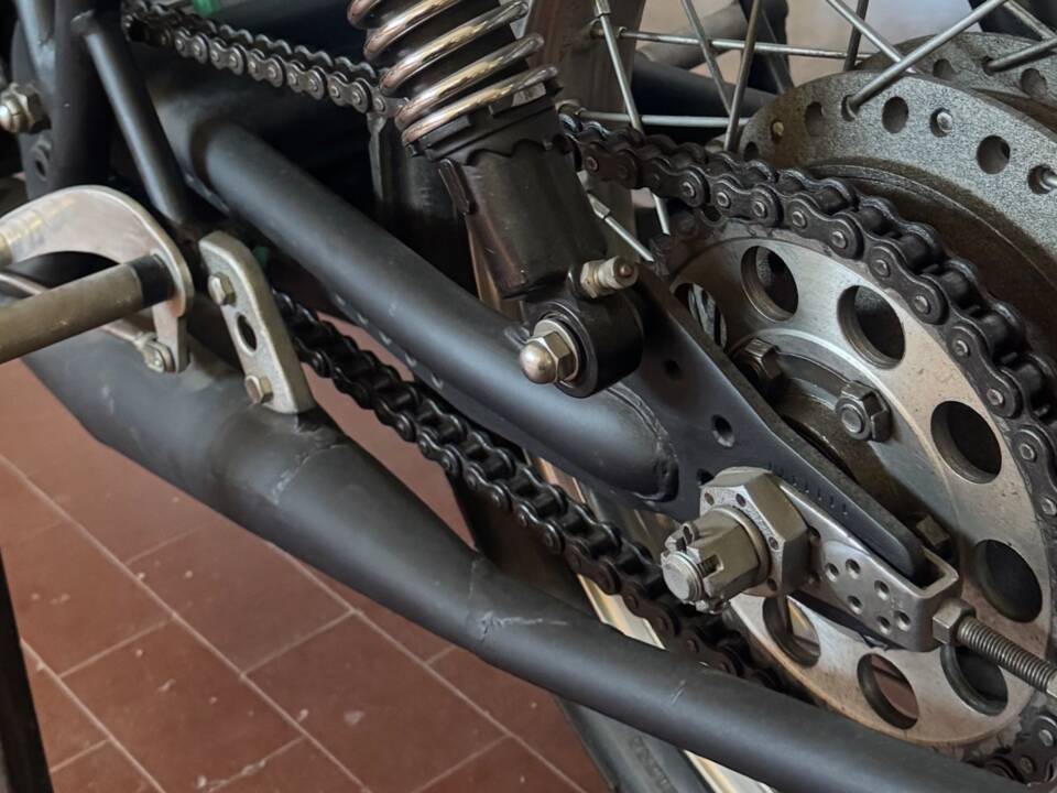 Image 24/50 of Suzuki 500 TT SAIAD (1972)