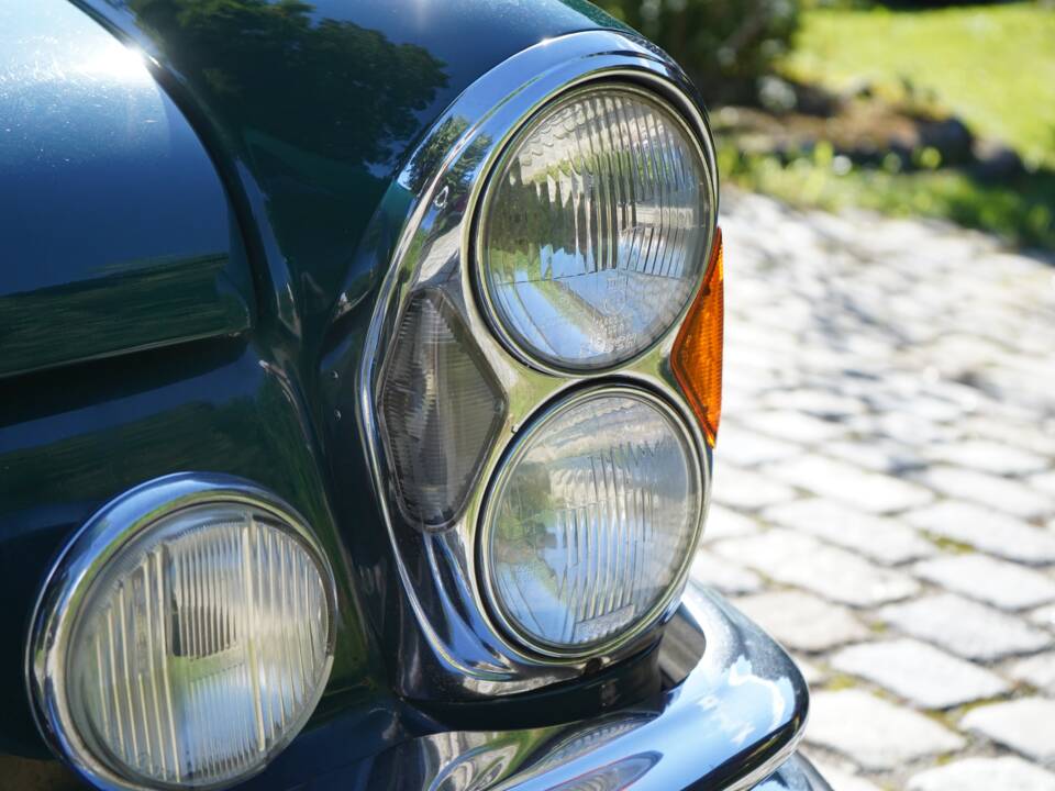 Image 14/17 de Mercedes-Benz 280 SE 3,5 (1970)