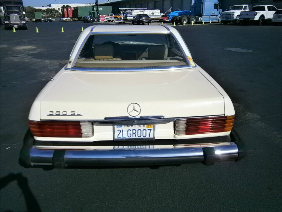 Image 4/29 de Mercedes-Benz 380 SL (1981)