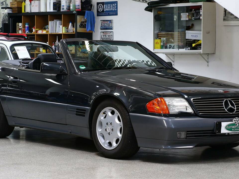 Image 5/36 of Mercedes-Benz 300 SL-24 (1993)