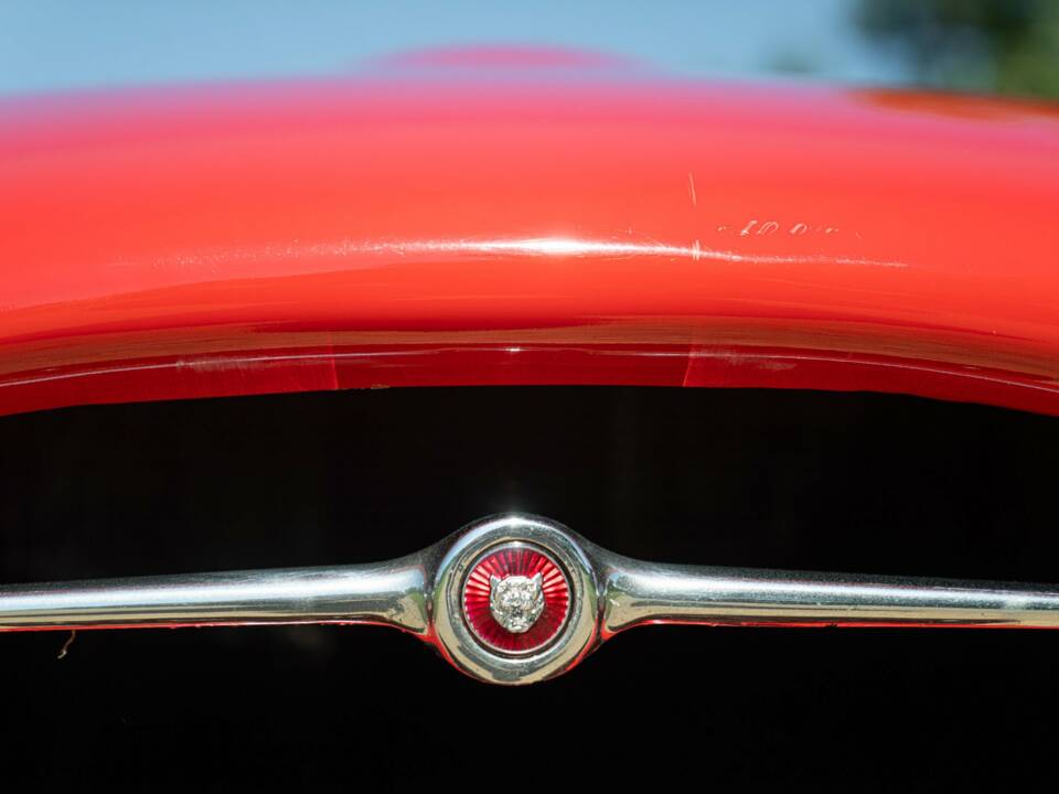 Image 22/50 of Jaguar E-Type 4.2 (1966)