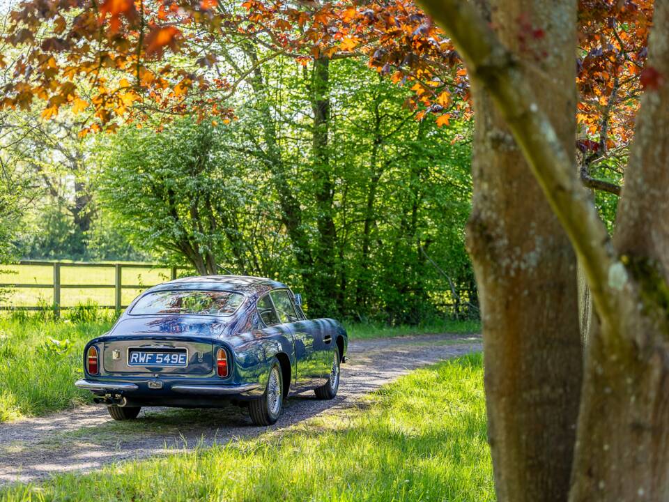 Afbeelding 31/50 van Aston Martin DB 6 (1967)