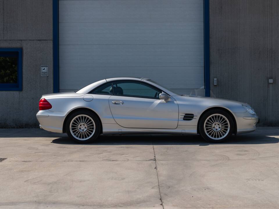 Image 16/86 de Mercedes-Benz SL 500 (2002)