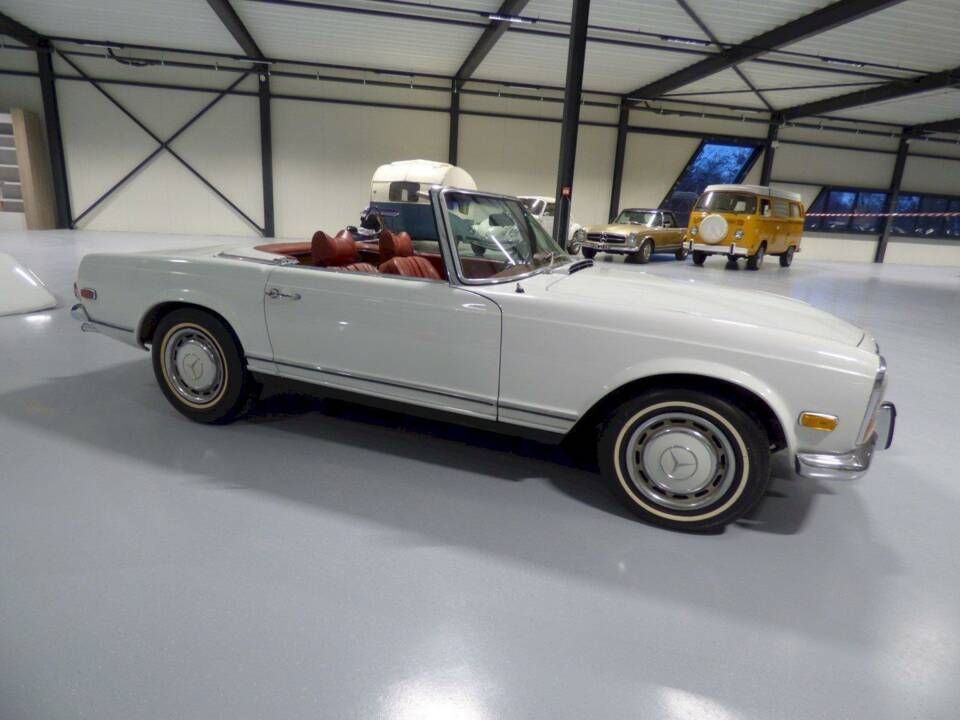 Bild 9/36 von Mercedes-Benz 280 SL (1970)