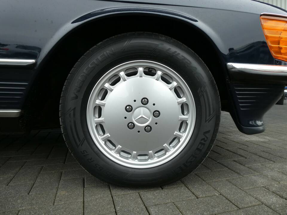 Image 24/25 of Mercedes-Benz 560 SL (1989)